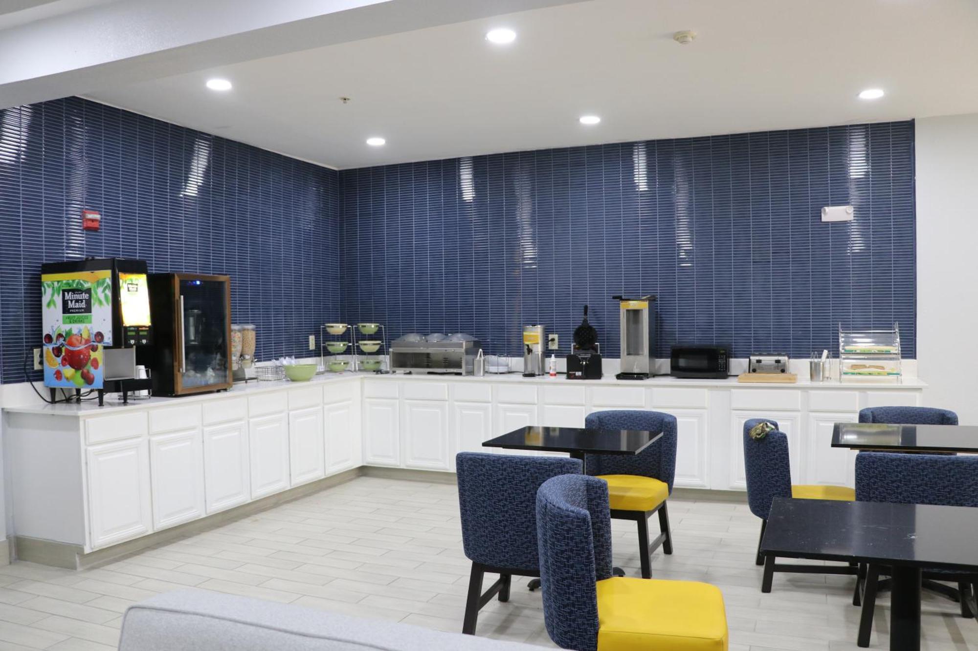 Quality Inn & Suites Buda Ngoại thất bức ảnh
