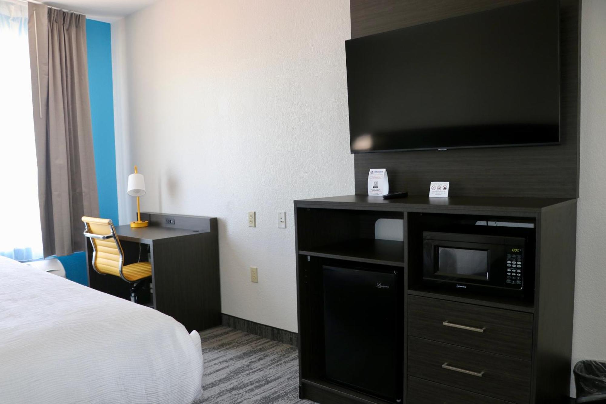 Quality Inn & Suites Buda Ngoại thất bức ảnh