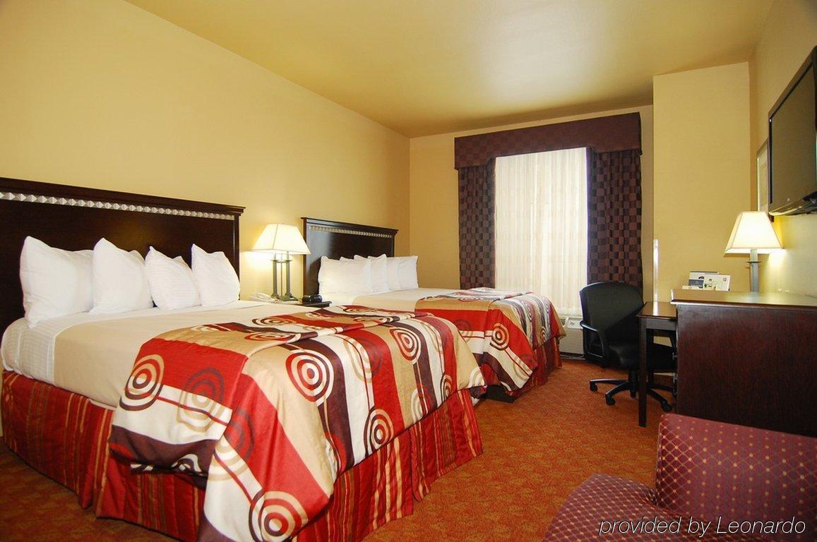 Quality Inn & Suites Buda Ngoại thất bức ảnh